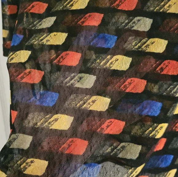 Max & Rina Red/Blue/yellow /Black 3/4 Sleeve Top Size L - Picture 3 of 8